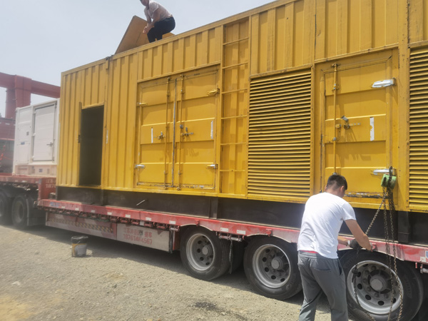 仁布除了负载情况和发动机维护，还有哪些因素会影响 200kw 柴油发电机的油耗？