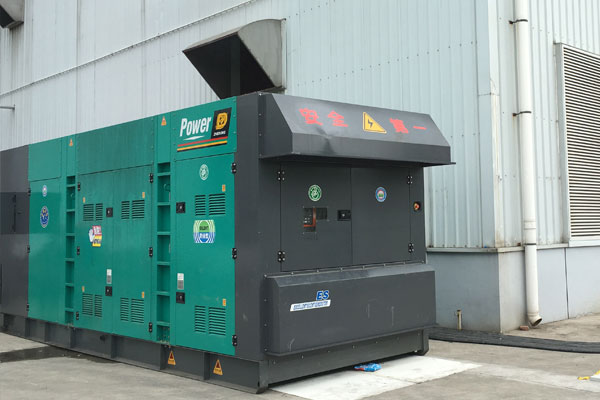 仁布燃油滤清器的更换流程是怎样的？