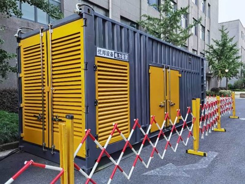 仁布如何使用转速表检查发动机的转速？