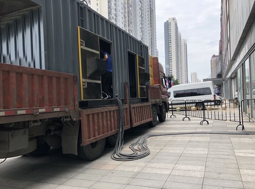 仁布冷却液不足的情况下如何检查柴油发电机组？