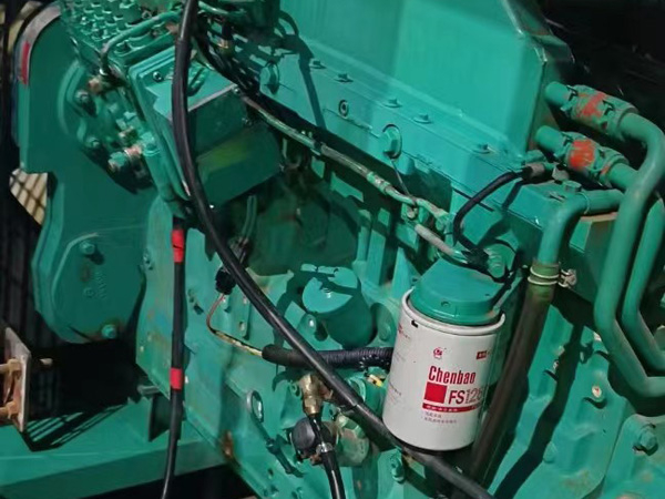 仁布如何确定新的发电机组控制系统是否与原系统兼容？