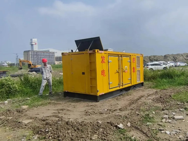 仁布200KW柴油发电机机组每小时的油耗量受哪些因素影响？