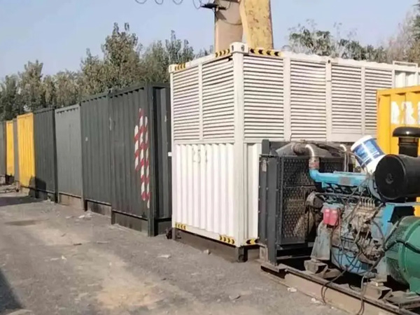 仁布200KW柴油发电机机组每小时油耗是多少？